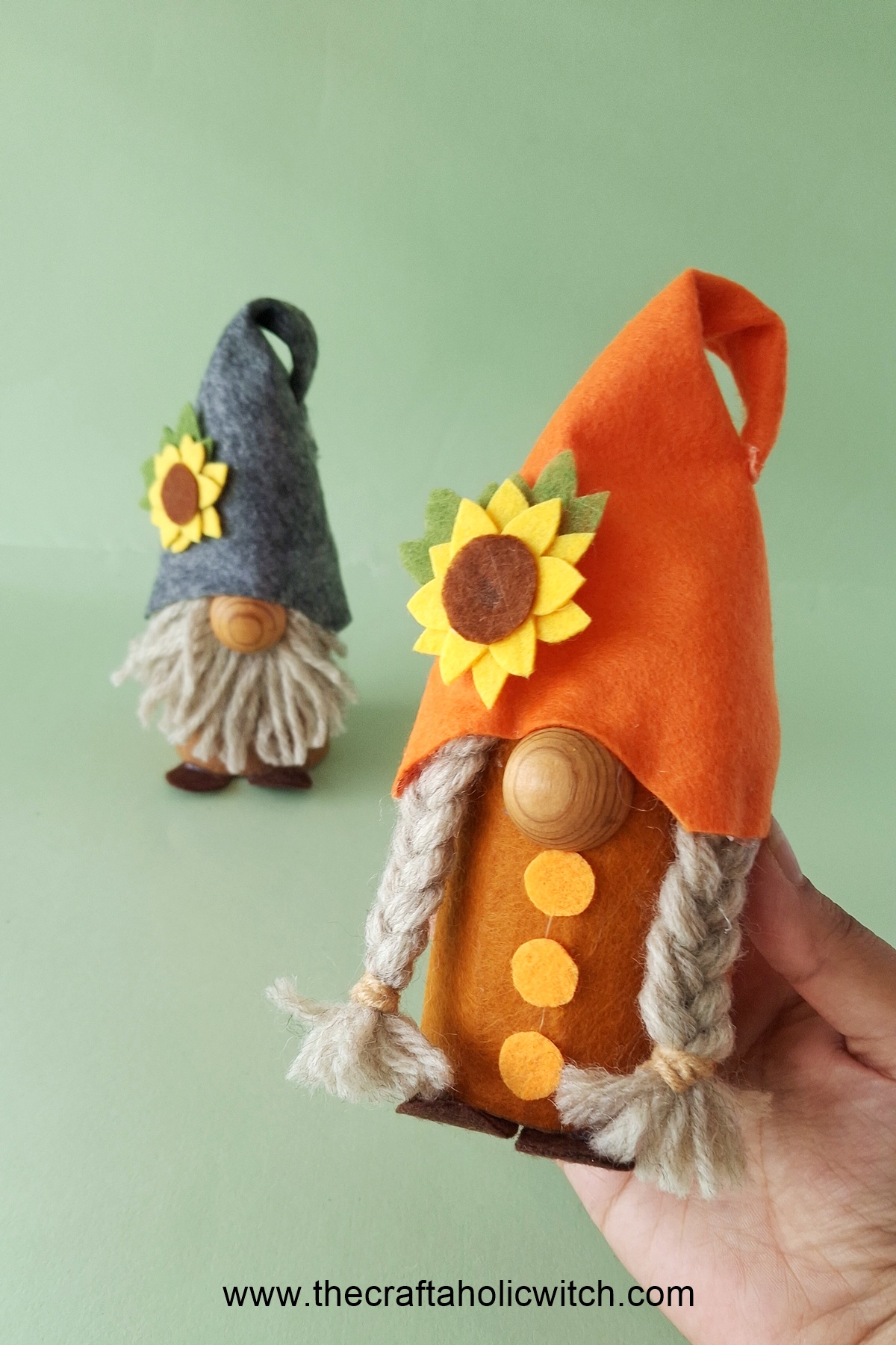 How to Make Felt Fall Gnomes (with Free Pattern & Video) 2 diy felt gnome