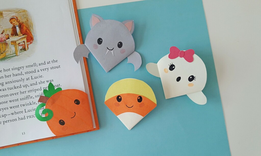 4 Easy Halloween Bookmarks for Kids (Free Template + Video) 1 Halloween Bookmarks for kids