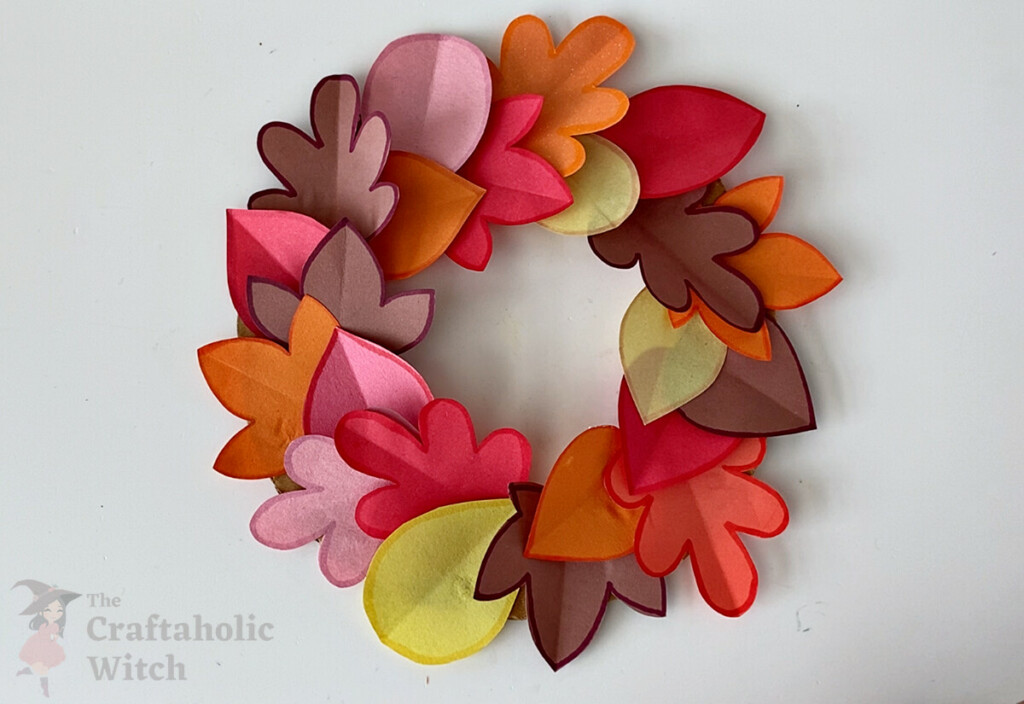 How to Make a Fall Paper Leaf Wreath (+ Free Template) 12 Step 10: Fill in the Inner Side