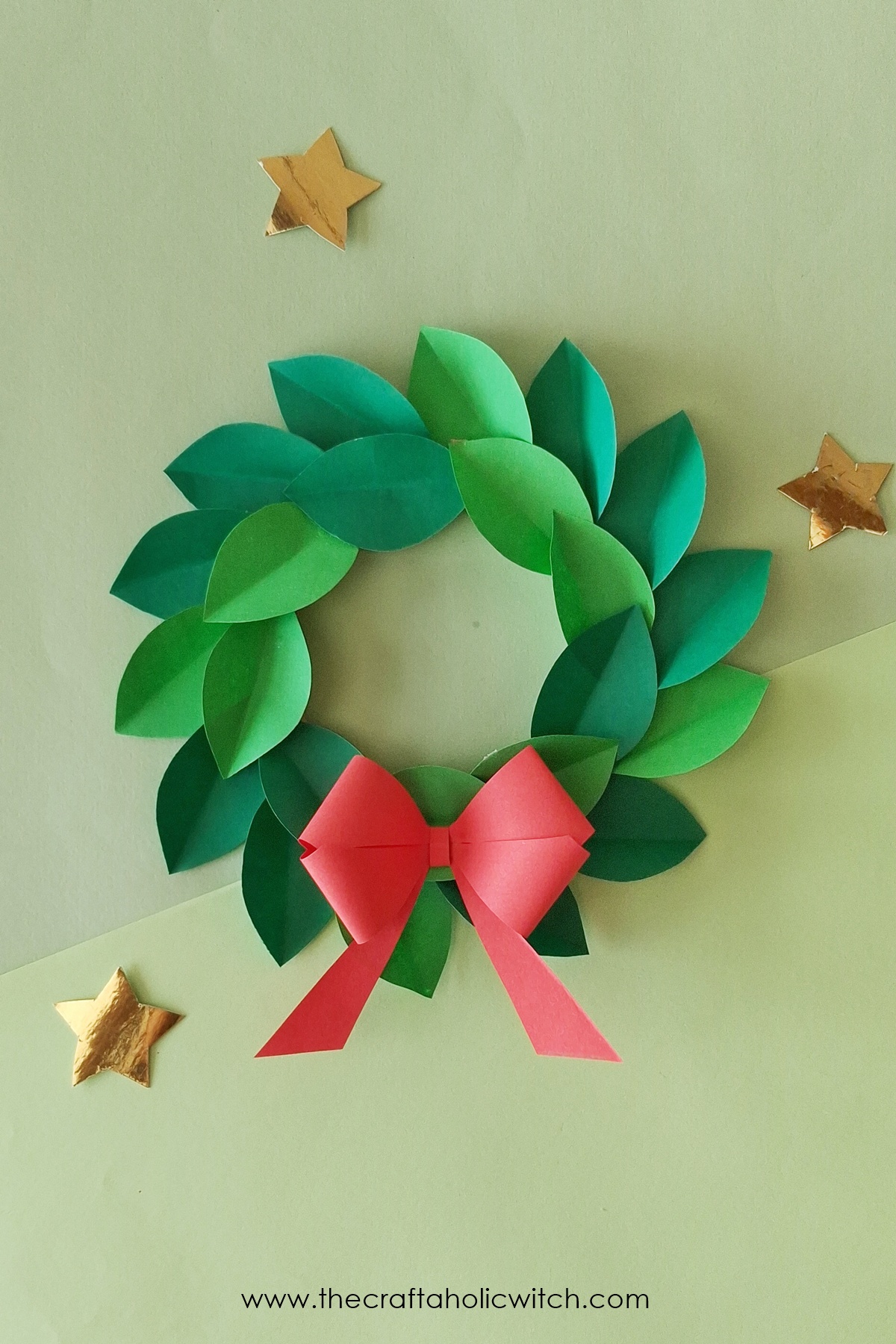 Christmas Wreath Finals 1 - Easy Paper Christmas Wreath Craft for Kids (+Free Template)