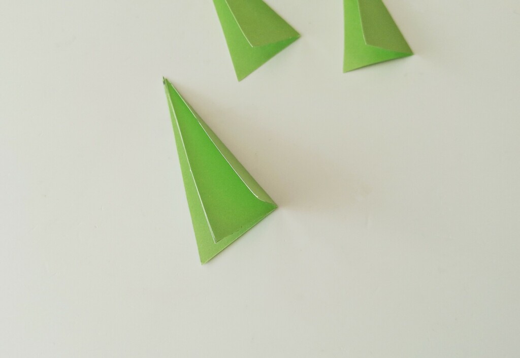 Paper Christmas Tree Steps 4 - Make a 3D Paper Christmas Tree (Tutorial with Free Template)