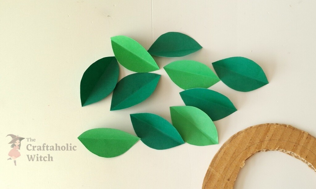 Paper Christmas Wreath Step 2 - Easy Paper Christmas Wreath Craft for Kids (+Free Template)